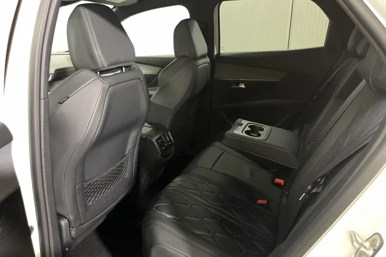 Peugeot 3008 din 2020 cu 66.469 km - oferta PEU239736 - foto 11