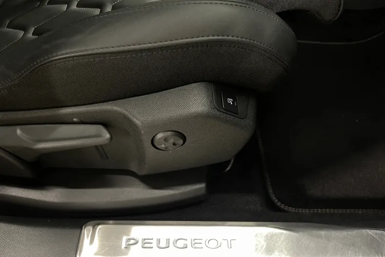Peugeot 3008 din 2020 cu 66.469 km - oferta PEU239736 - foto 25