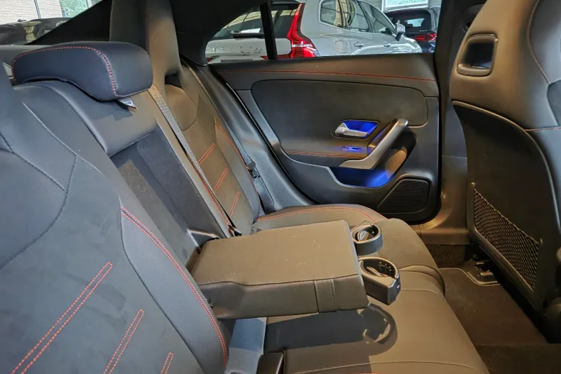 Mercedes-Benz CLA 250 (Clasa CLA) din 2023 cu 35.900 km - oferta MER239743 - foto 19