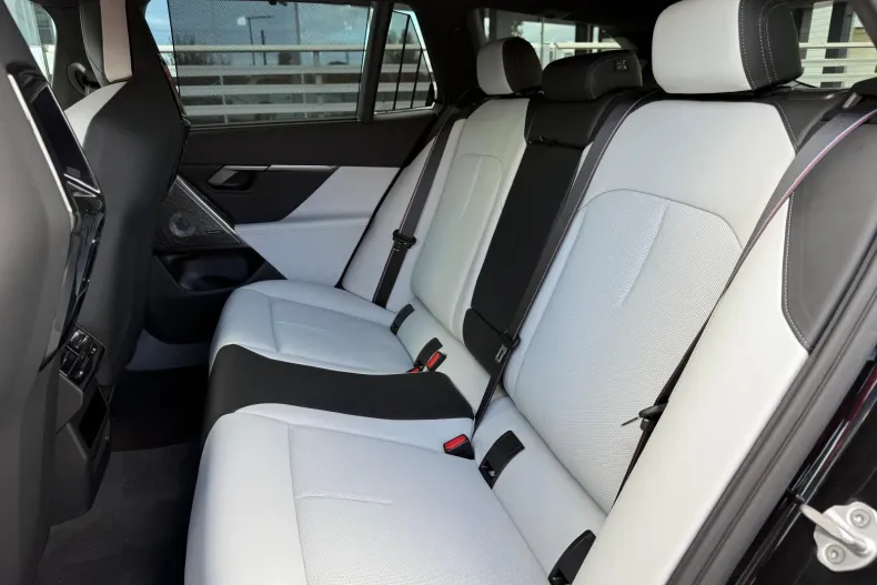 BMW M5 (Seria 5) din 2025 cu 4.080 km - oferta BMW239746 - foto 7