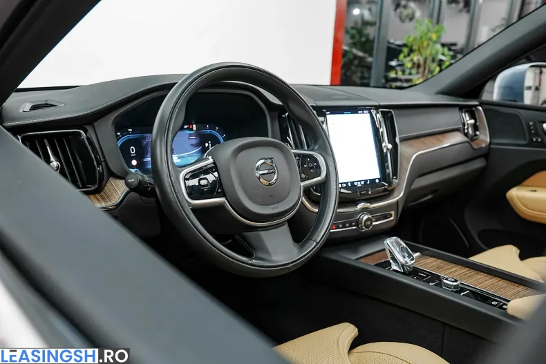 Volvo XC60 din 2021 cu 126.000 km - oferta VOL239765 - foto 12