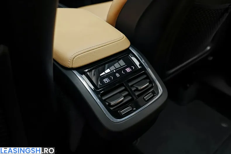 Volvo XC60 din 2021 cu 126.000 km - oferta VOL239765 - foto 39