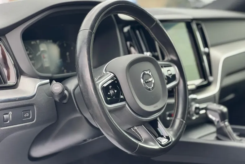 Volvo XC60 din 2020 cu 142.000 km - oferta VOL239790 - foto 8