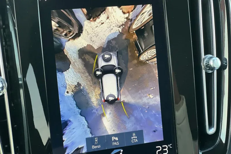Volvo XC40 din 2020 cu 99.871 km - oferta VOL239794 - foto 17
