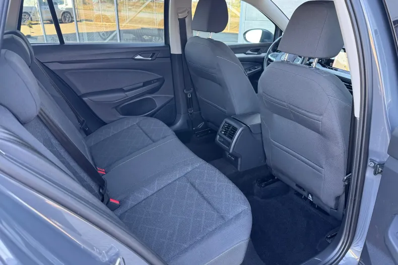 Volkswagen Golf din 2023 cu 136.000 km - oferta VOL239808 - foto 17