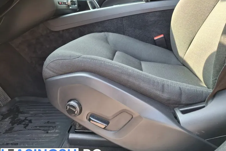 Volvo XC60 din 2021 cu 65.538 km - oferta VOL239837 - foto 12