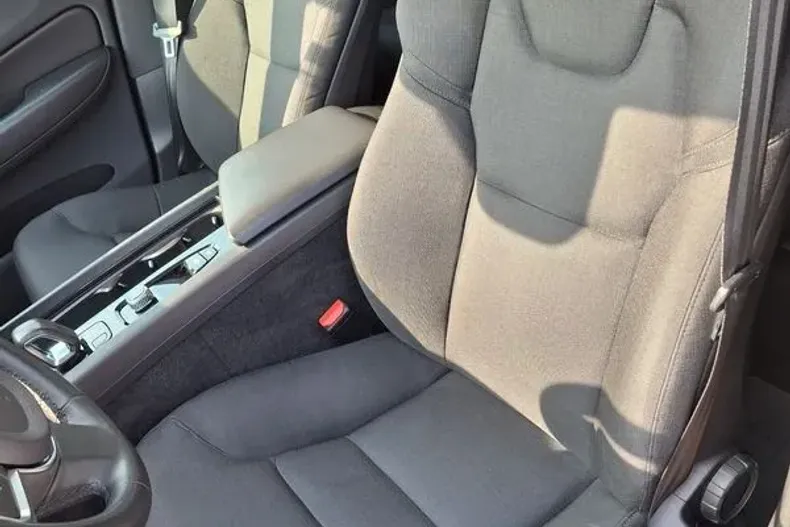 Volvo XC60 din 2021 cu 65.538 km - oferta VOL239837 - foto 13