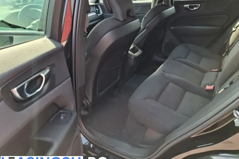 Volvo XC60 din 2021 cu 65.538 km - oferta VOL239837 - foto 32