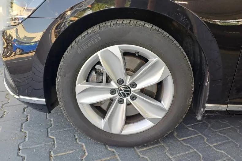 Volkswagen Passat din 2022 cu 59.109 km - oferta VOL239845 - foto 1