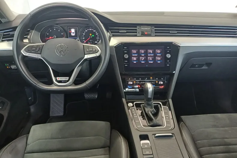 Volkswagen Passat din 2022 cu 59.109 km - oferta VOL239845 - foto 4
