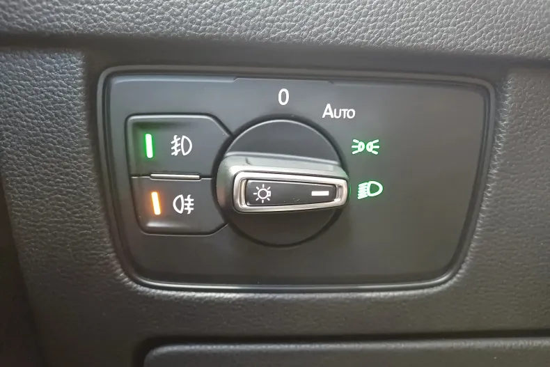 Volkswagen Passat din 2021 cu 86.372 km - oferta VOL239846 - foto 9