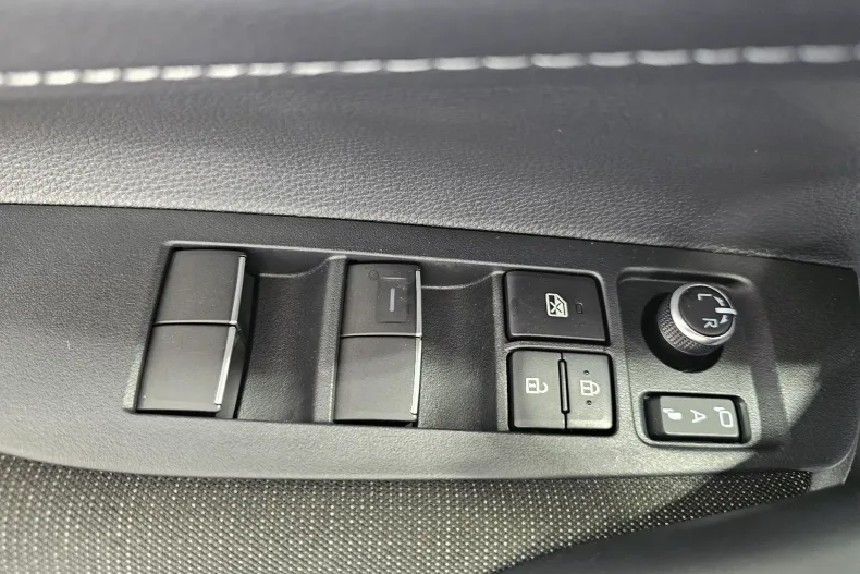 Toyota Corolla din 2025 cu 20.185 km - oferta TOY239848 - foto 7