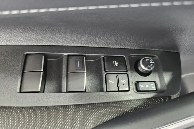 Toyota Corolla din 2025 cu 19.944 km - oferta TOY239849 - foto 7