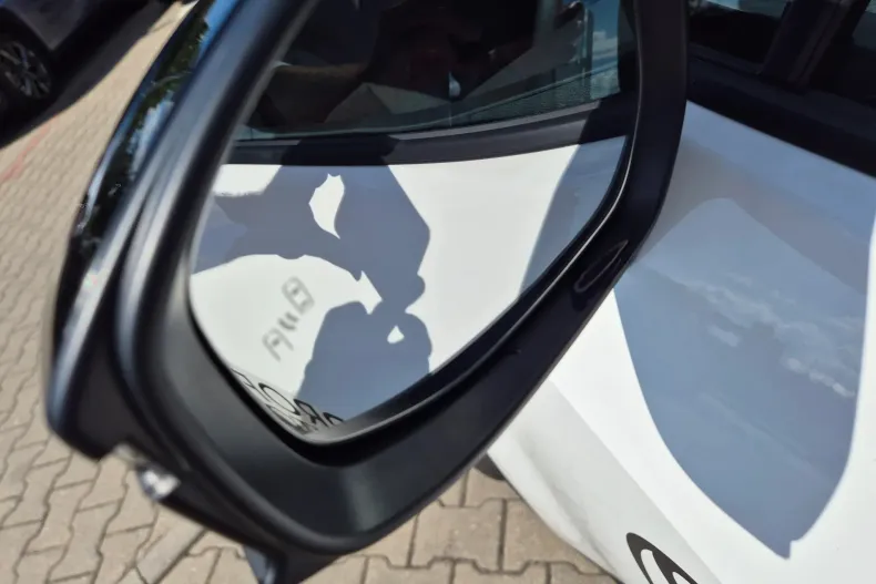 Toyota C-HR din 2025 cu 4.757 km - oferta TOY239852 - foto 9