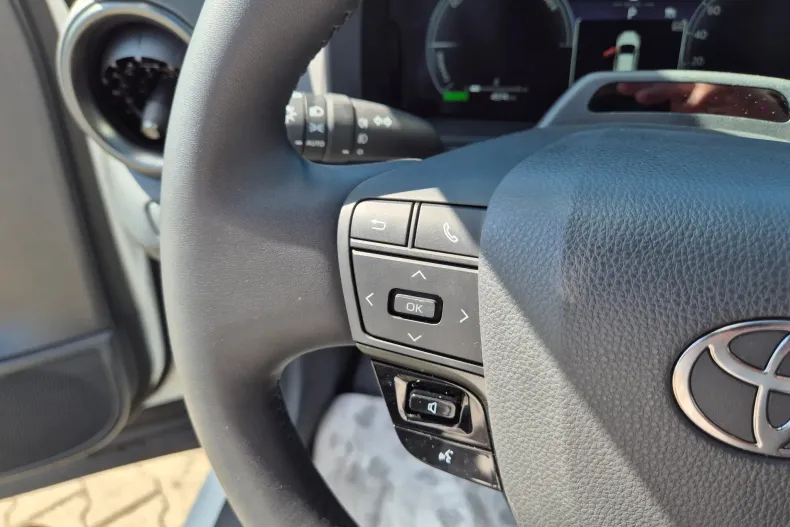 Toyota C-HR din 2025 cu 4.757 km - oferta TOY239852 - foto 20