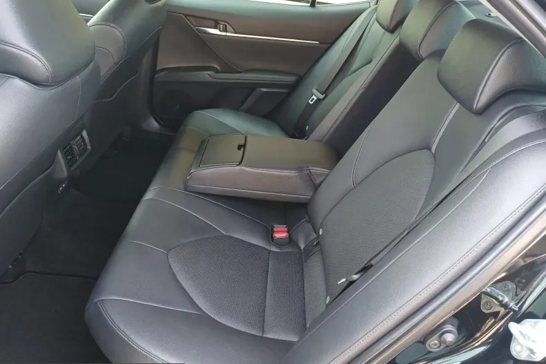Toyota Camry din 2022 cu 18.140 km - oferta TOY239858 - foto 8