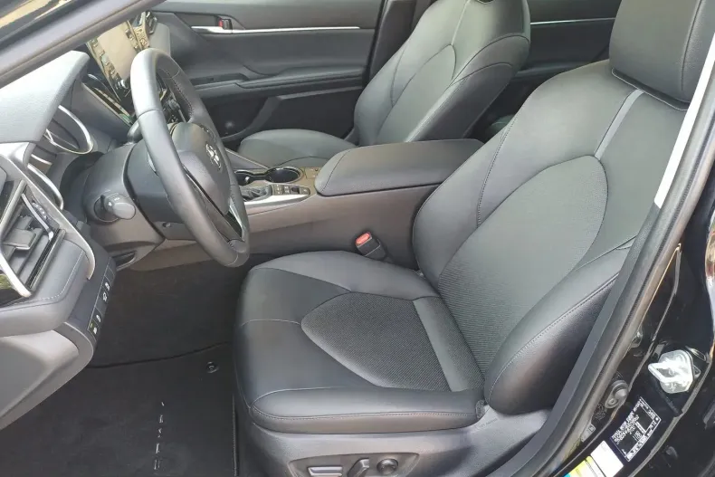 Toyota Camry din 2022 cu 18.140 km - oferta TOY239858 - foto 9