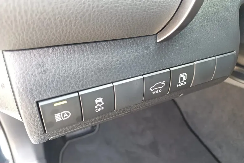Toyota Camry din 2022 cu 18.140 km - oferta TOY239858 - foto 13