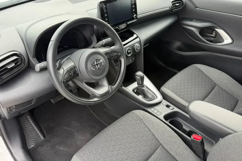 Toyota Yaris Cross din 2023 cu 18.900 km - oferta TOY239867 - foto 12