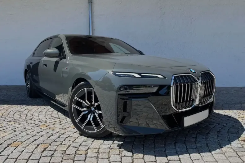 BMW 740 (Seria 7) din 2025 cu 7.390 km - oferta BMW239874 - foto 2