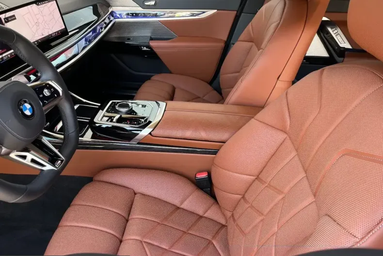 BMW 740 (Seria 7) din 2025 cu 7.390 km - oferta BMW239874 - foto 7