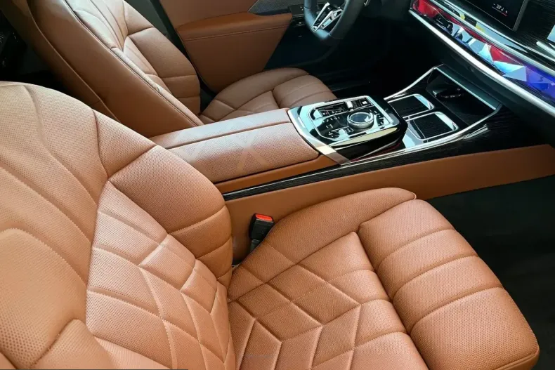 BMW 740 (Seria 7) din 2025 cu 7.390 km - oferta BMW239874 - foto 11