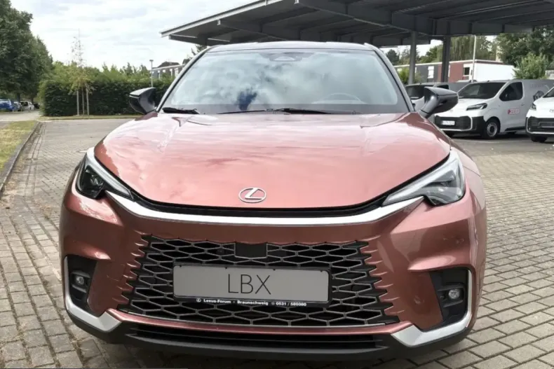 Lexus LBX din 2024 cu 19.410 km - oferta LEX239887 - foto 3