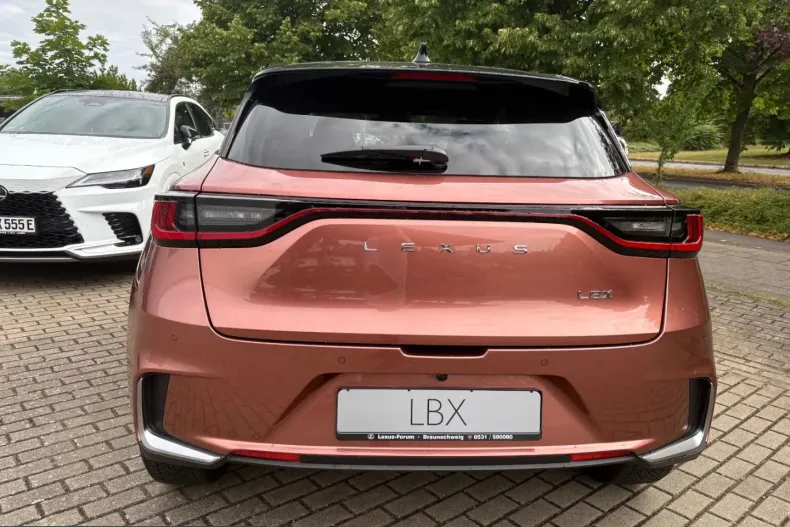 Lexus LBX din 2024 cu 19.410 km - oferta LEX239887 - foto 15
