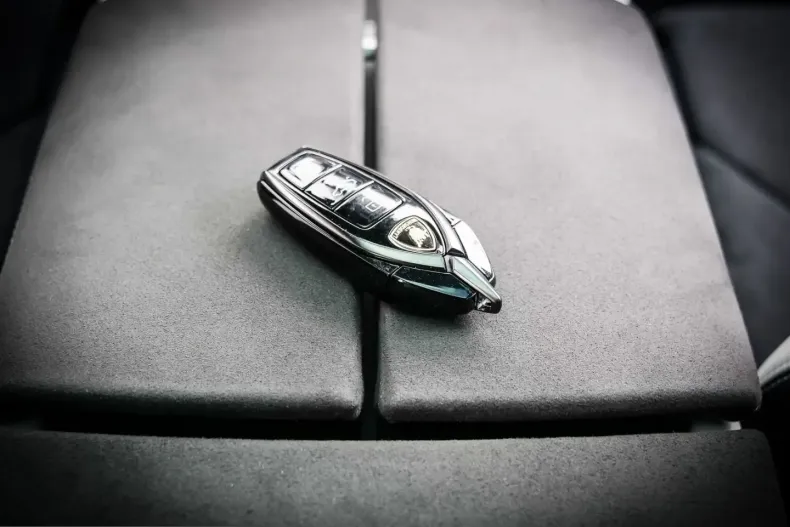 Lamborghini Urus din 2024 cu 9.750 km - oferta LAM239889 - foto 14