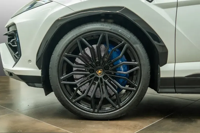 Lamborghini Urus din 2025 cu 9.960 km - oferta LAM239891 - foto 6