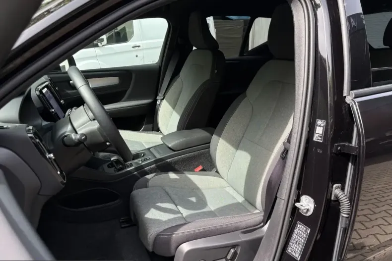 Volvo XC40 din 2025 cu 20.545 km - oferta VOL239913 - foto 11
