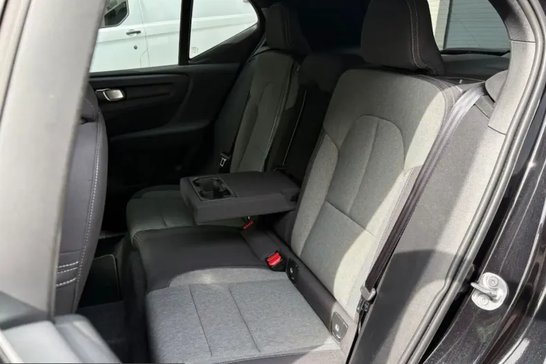 Volvo XC40 din 2025 cu 20.545 km - oferta VOL239913 - foto 12