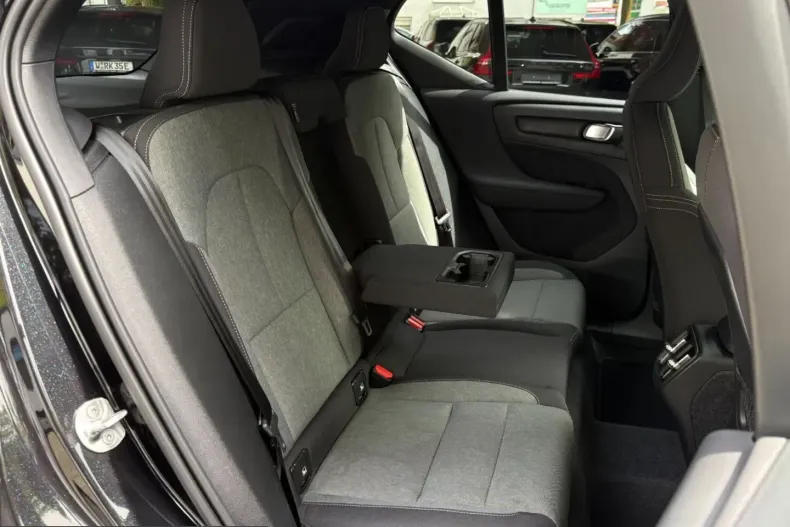 Volvo XC40 din 2025 cu 20.545 km - oferta VOL239913 - foto 16