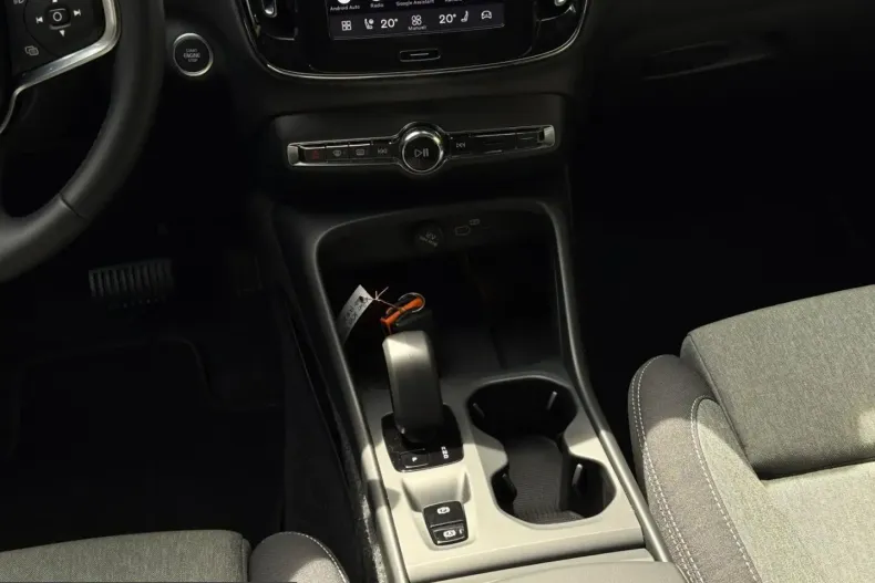 Volvo XC40 din 2025 cu 20.545 km - oferta VOL239913 - foto 20