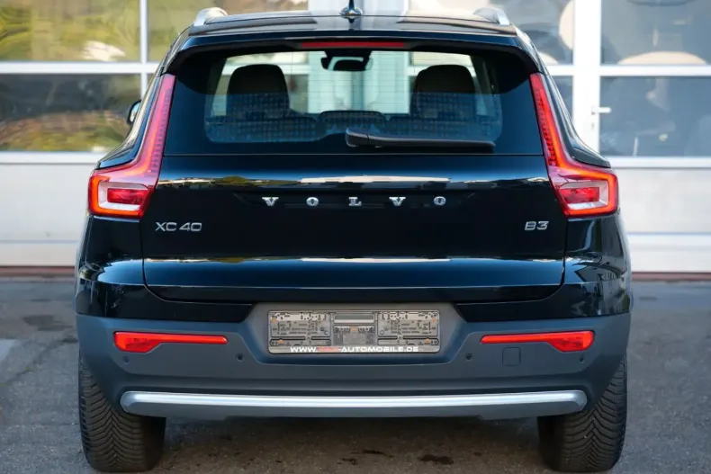 Volvo XC40 din 2025 cu 32.092 km - oferta VOL239914 - foto 6