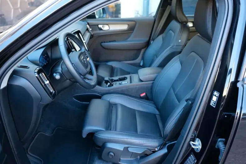 Volvo XC40 din 2025 cu 32.092 km - oferta VOL239914 - foto 12