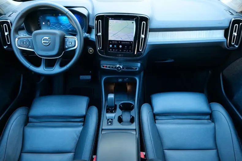 Volvo XC40 din 2025 cu 32.092 km - oferta VOL239914 - foto 15