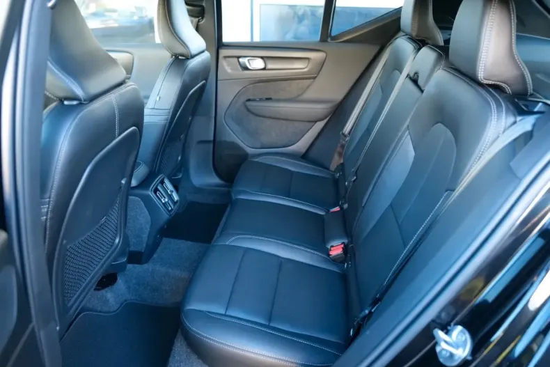 Volvo XC40 din 2025 cu 32.092 km - oferta VOL239914 - foto 22