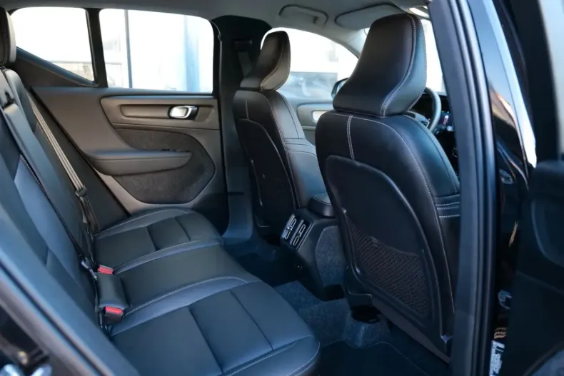 Volvo XC40 din 2025 cu 32.092 km - oferta VOL239914 - foto 24