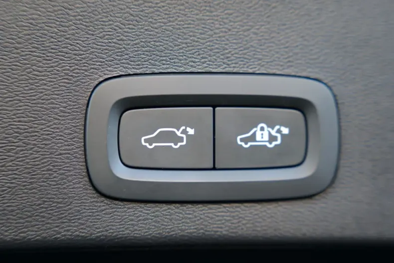 Volvo XC40 din 2025 cu 32.092 km - oferta VOL239914 - foto 26