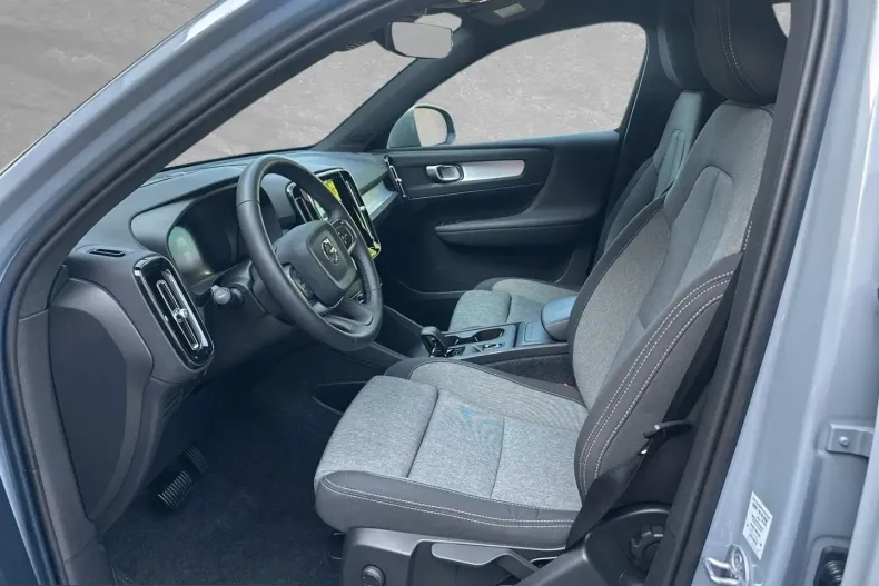 Volvo XC40 din 2024 cu 22.000 km - oferta VOL239915 - foto 3