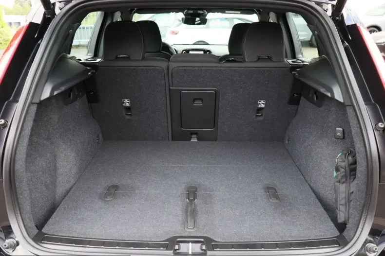 Volvo XC40 din 2024 cu 29.750 km - oferta VOL239916 - foto 10