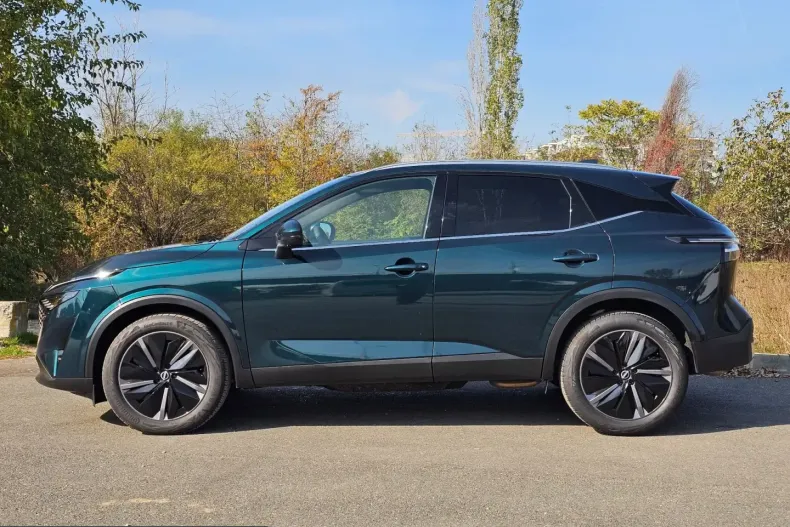 Nissan Qashqai din 2025 cu 2.000 km - oferta NIS239922 - foto 3