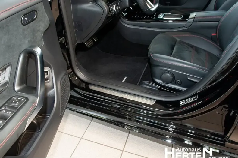 Mercedes-Benz CLA 200 (Clasa CLA) din 2025 cu 6.764 km - oferta MER239929 - foto 11