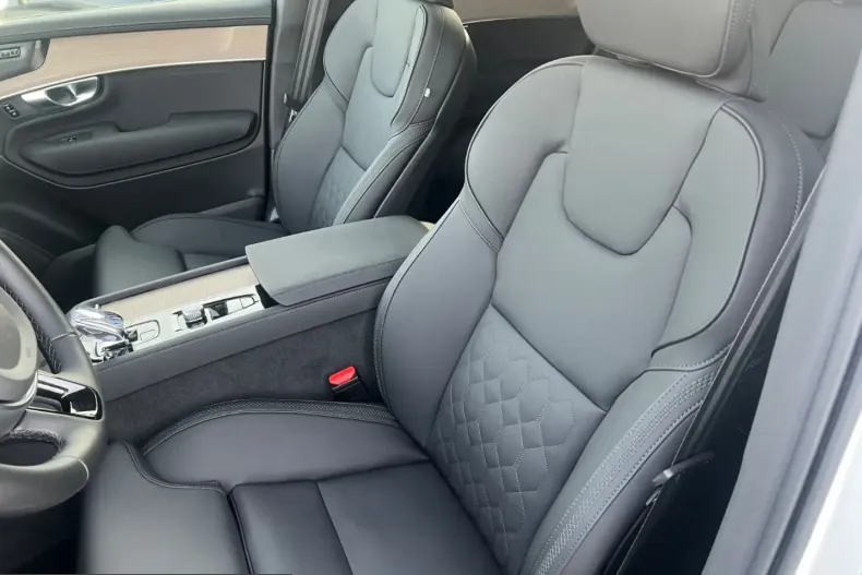 Volvo XC90 din 2025 cu 29.500 km - oferta VOL239933 - foto 9