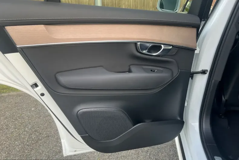 Volvo XC90 din 2025 cu 29.500 km - oferta VOL239933 - foto 11