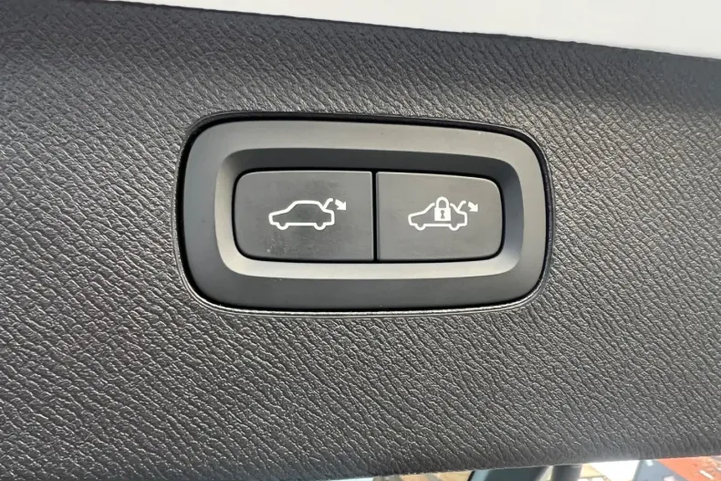 Volvo XC90 din 2025 cu 29.500 km - oferta VOL239933 - foto 16