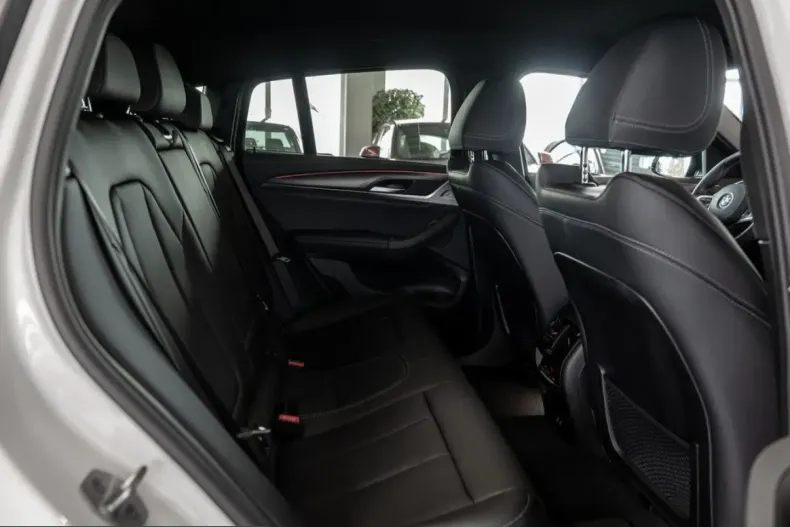 BMW X4 (Seria X) din 2025 cu 9.346 km - oferta BMW239936 - foto 9
