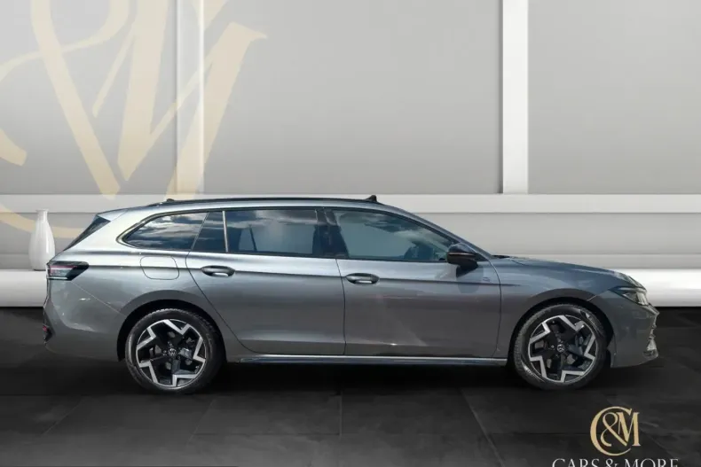 Volkswagen Passat Variant din 2025 cu 22.500 km - oferta VOL239938 - foto 8