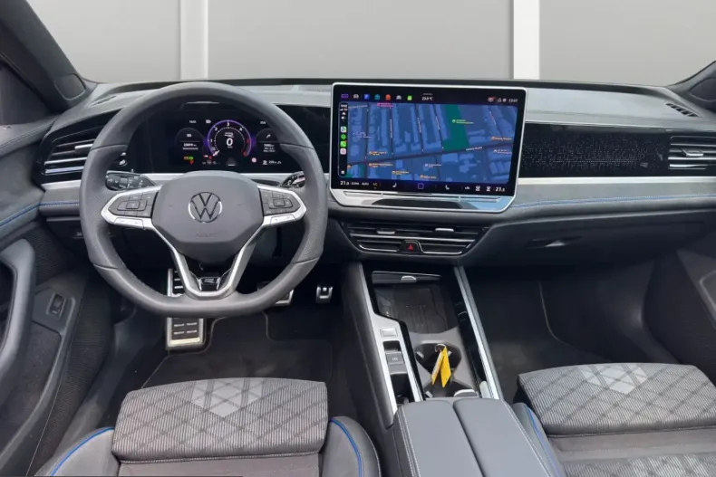 Volkswagen Passat Variant din 2025 cu 22.500 km - oferta VOL239938 - foto 9